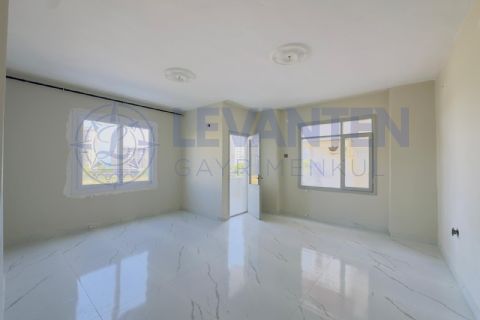 LEVANTENDEN HAVUZLU 24 SAAT GÜVENLİKLİ SİTEDE İÇİ YENİ 3+1