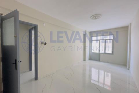 LEVANTENDEN HAVUZLU 24 SAAT GÜVENLİKLİ SİTEDE İÇİ YENİ 3+1