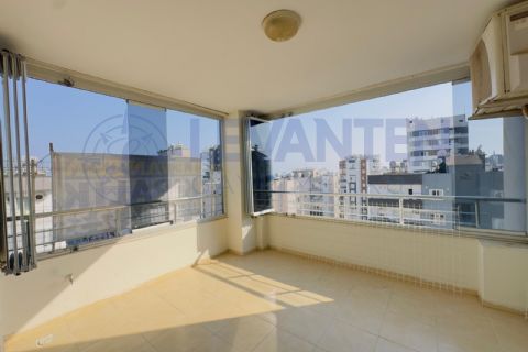 LEVANTENDEN HAVUZLU SİTE DENİZ GÖREN BALKON KOMBİ CAM BALKON 3+1