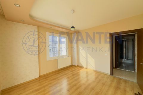 LEVANTENDEN HAVUZLU SİTE DENİZ GÖREN BALKON KOMBİ CAM BALKON 3+1