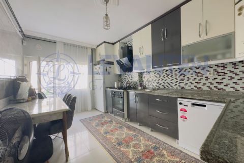 LEVANTENDEN HAVUZLU SİTE İÇİ KOMBİ CAM BALKON İÇİ YENİLENMİŞ 3+1