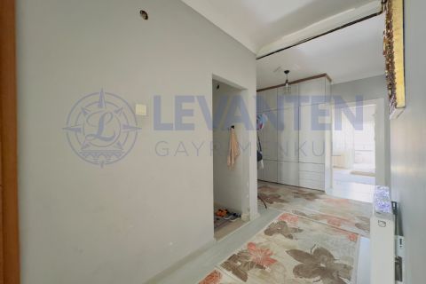 LEVANTENDEN HAVUZLU SİTE İÇİ KOMBİ CAM BALKON İÇİ YENİLENMİŞ 3+1