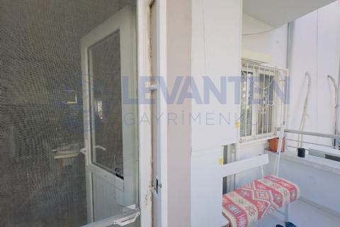 LEVANTENDEN HAVUZLU SİTE İÇİ KOMBİ CAM BALKON İÇİ YENİLENMİŞ 3+1