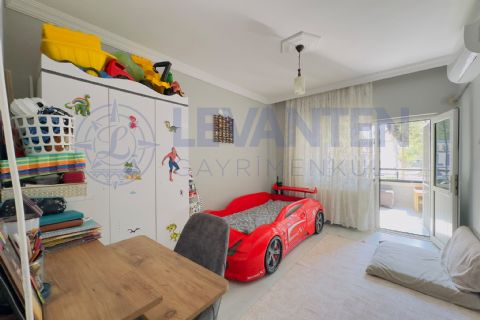LEVANTENDEN HAVUZLU SİTE İÇİ KOMBİ CAM BALKON İÇİ YENİLENMİŞ 3+1