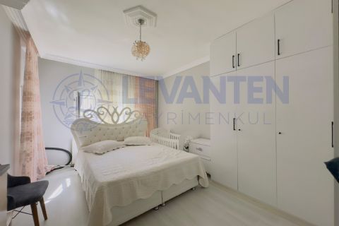 LEVANTENDEN HAVUZLU SİTE İÇİ KOMBİ CAM BALKON İÇİ YENİLENMİŞ 3+1