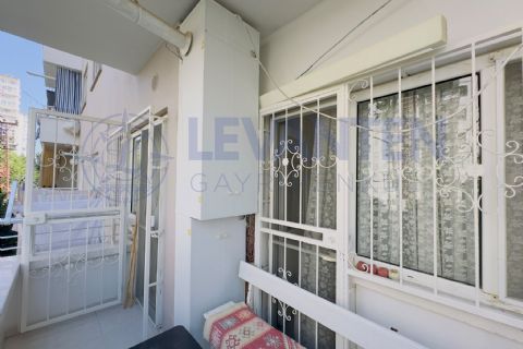 LEVANTENDEN HAVUZLU SİTE İÇİ KOMBİ CAM BALKON İÇİ YENİLENMİŞ 3+1