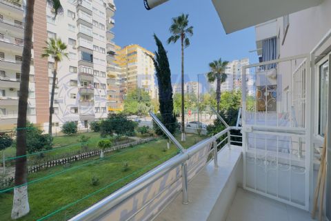 LEVANTENDEN HAVUZLU SİTE İÇİ KOMBİ CAM BALKON İÇİ YENİLENMİŞ 3+1