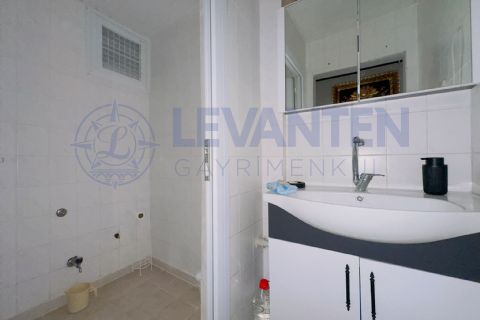 LEVANTENDEN HAVUZLU SİTE İÇİ KOMBİ CAM BALKON İÇİ YENİLENMİŞ 3+1