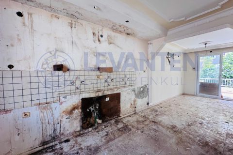 LEVANTEN'DEN HAVUZLU VİLLA SİTE İÇİ 5+1 TRİPLEKS