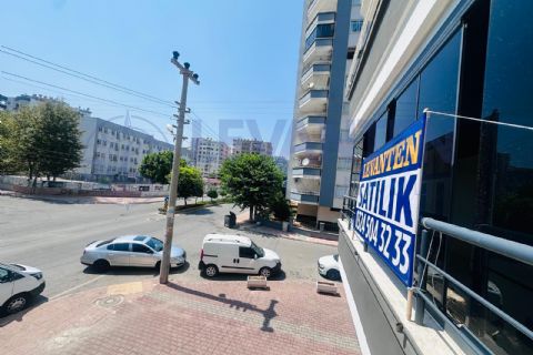 LEVANTENDEN HER KAT TEK AYRI MUTFAK 2 BANYO KOMBİ AÇIK CEPHE 4+1