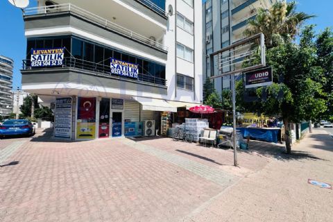 LEVANTENDEN HER KAT TEK AYRI MUTFAK 2 BANYO KOMBİ AÇIK CEPHE 4+1