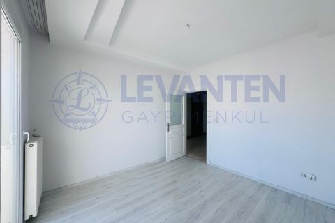 LEVANTENDEN İKİ BLOKLU SİTE İÇERİSİNDE KOMBİLİ MERKEZİ KONUM 3+1
