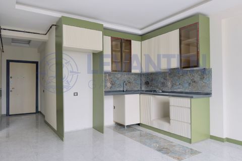 LEVANTENDEN KALİTELİ MALZEME KORİDORLU BALKONLU 1+1