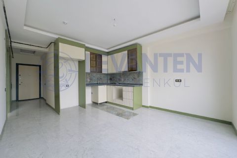 LEVANTENDEN KALİTELİ MALZEME KORİDORLU BALKONLU 1+1