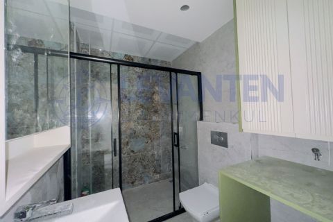 LEVANTENDEN KALİTELİ MALZEME KORİDORLU BALKONLU 1+1