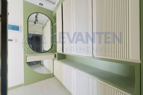 LEVANTENDEN KALİTELİ MALZEME KORİİDORLU BALKONLU 1+1