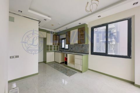 LEVANTENDEN KALİTELİ MALZEME KORİİDORLU BALKONLU 1+1