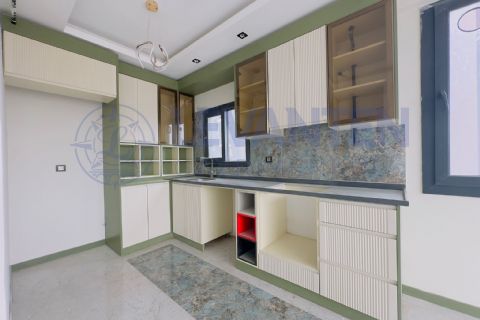 LEVANTENDEN KALİTELİ MALZEME KORİİDORLU BALKONLU 1+1