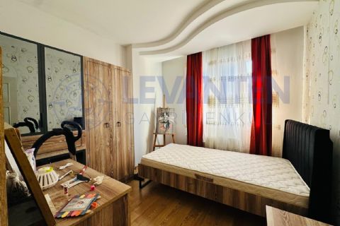 LEVANTENDEN KİTAPSAN ARKASI SOSYETEYE YAKIN 3+1