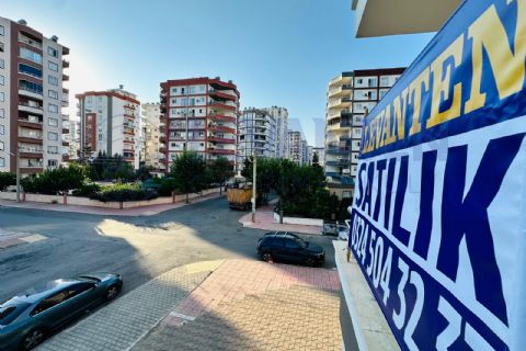 LEVANTENDEN KİTAPSAN ARKASI SOSYETEYE YAKIN 3+1