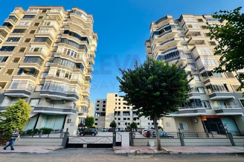 LEVANTENDEN KİTAPSAN ARKASI SOSYETEYE YAKIN 3+1