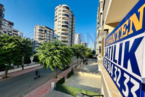LEVANTENDEN KİTAPSAN ARKASI SOSYETEYE YAKIN 3+1