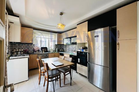 LEVANTENDEN KİTAPSAN ARKASI SOSYETEYE YAKIN 3+1