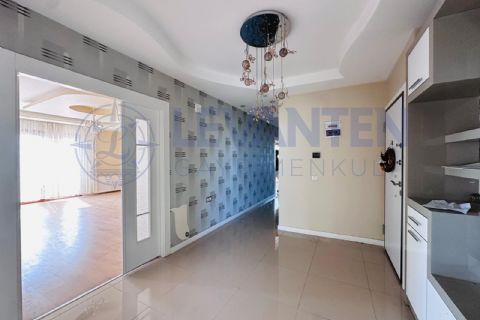 LEVANTENDEN KOMBİ CAM BALKON KLİMA CADDE ÜZERİ HER KAT TEK 3+1