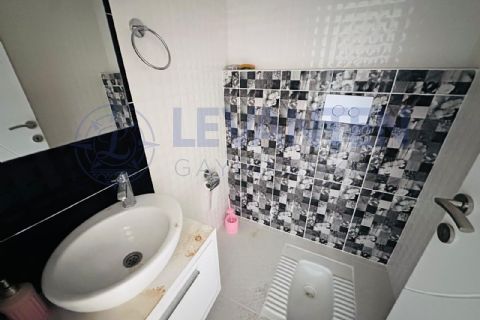 LEVANTENDEN KOMBİ CAM BALKON KLİMA CADDE ÜZERİ HER KAT TEK 3+1