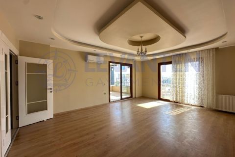 LEVANTENDEN KOMBİ CAM BALKON KLİMA CADDE ÜZERİ HER KAT TEK 3+1