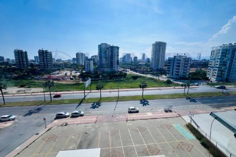 LEVANTENDEN KOMBİ CAM BALKON KLİMA CADDE ÜZERİ HER KAT TEK 3+1