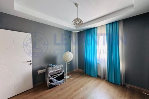 LEVANTENDEN KOMBİ CAM BALKON KLİMA CADDE ÜZERİ HER KAT TEK 3+1