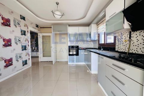 LEVANTENDEN KOMBİ CAM BALKON KLİMA CADDE ÜZERİ HER KAT TEK 3+1