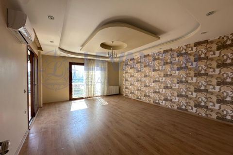 LEVANTENDEN KOMBİ CAM BALKON KLİMA CADDE ÜZERİ HER KAT TEK 3+1