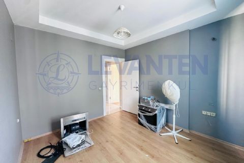 LEVANTENDEN KOMBİ CAM BALKON KLİMA CADDE ÜZERİ HER KAT TEK 3+1