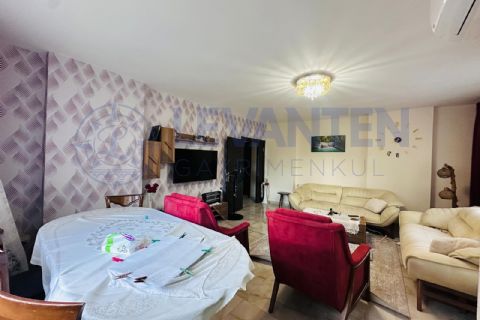 LEVANTENDEN MENDERES MAH HAVUZLU SİTE İÇİ KOMBİLİ DENİZ GÖREN 3+1