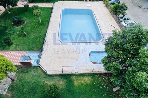LEVANTENDEN MENDERES MAH HAVUZLU SİTE İÇİ KOMBİLİ DENİZ GÖREN 3+1