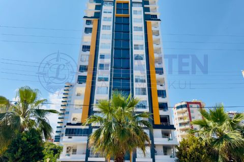 LEVANTENDEN MENDERESTE İÇ MİMAR YAPIMI TEK BLOK HAVUZLU 4+1