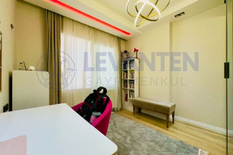 LEVANTENDEN MENDERESTE İÇ MİMAR YAPIMI TEK BLOK HAVUZLU 4+1