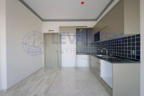 LEVANTENDEN MERKEZ MAHDE TEK BLOK CEPHE AÇIK KUYULUK YOLU 2+1