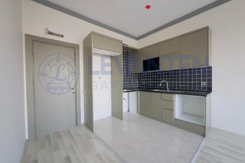 LEVANTENDEN MERKEZ MAHDE TEK BLOK CEPHE AÇIK KUYULUK YOLU 2+1