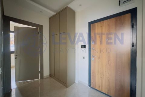 LEVANTENDEN MERKEZ MAHDE TEK BLOK CEPHE AÇIK KUYULUK YOLU 2+1
