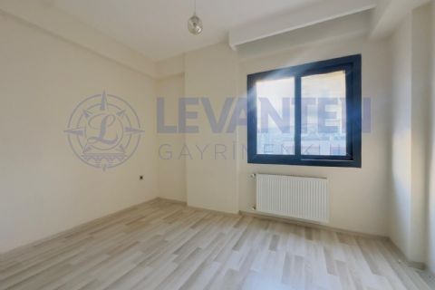 LEVANTENDEN MERKEZ MAHDE TEK BLOK CEPHE AÇIK KUYULUK YOLU 2+1