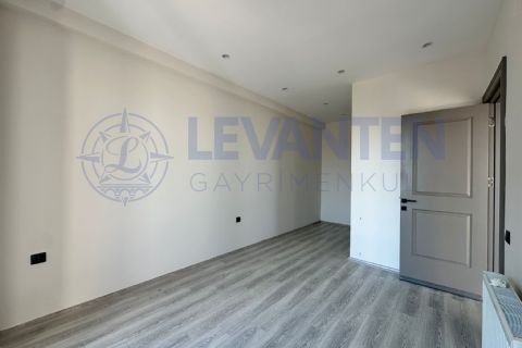 LEVANTENDEN MERKEZİ KONUM HAVUZ KOMBİ 2 BANYO 2+1 GENİŞ