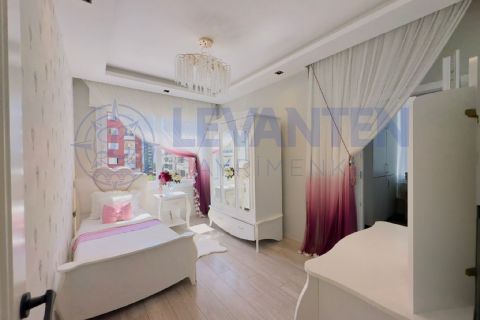 LEVANTENDEN MERKEZİ KONUM SİTE HAVUZ KOMBİ LÜKS 4+1