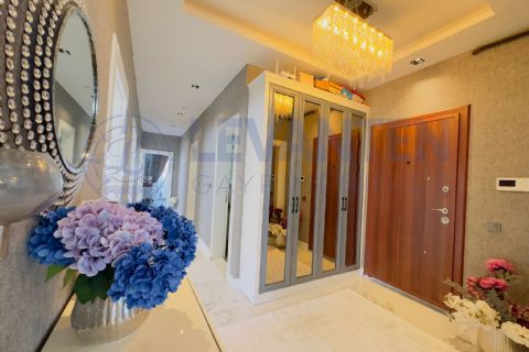 LEVANTENDEN MERKEZİ KONUM SİTE HAVUZ KOMBİ LÜKS 4+1