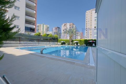 LEVANTENDEN MERKEZİ KONUM SİTE HAVUZ KOMBİ LÜKS 4+1