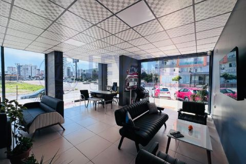 LEVANTENDEN MEZİTLİ 2. ÇEVRE YOLU CEPHELİ 70+170 M2 ALAN