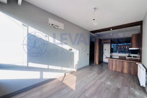 LEVANTENDEN MEZİTLİ KAYMAKAMLIK ARKASI TEMİZ 1+1