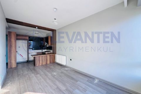 LEVANTENDEN MEZİTLİ KAYMAKAMLIK ARKASI TEMİZ 1+1